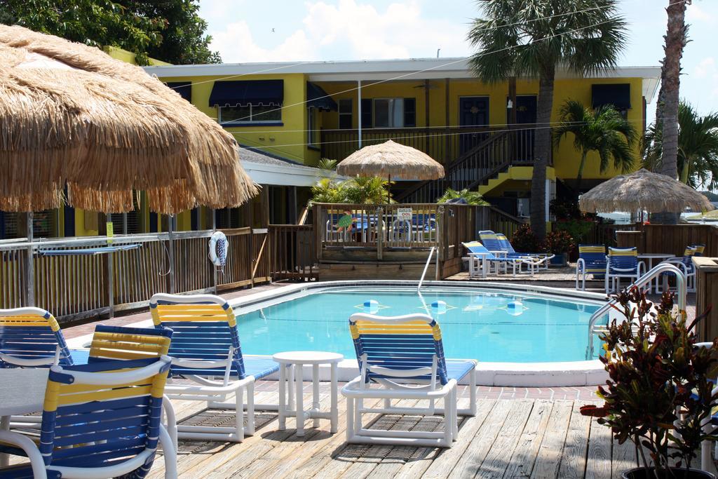 Barefoot Bay Resort Motel Клиъруотър Бийч Екстериор снимка