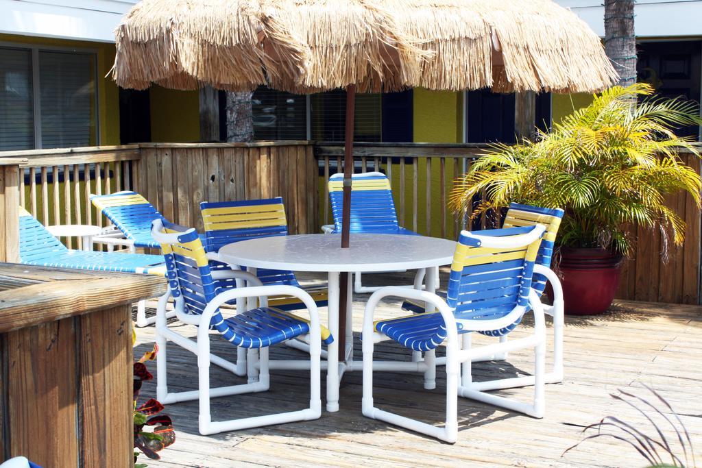 Barefoot Bay Resort Motel Клиъруотър Бийч Екстериор снимка