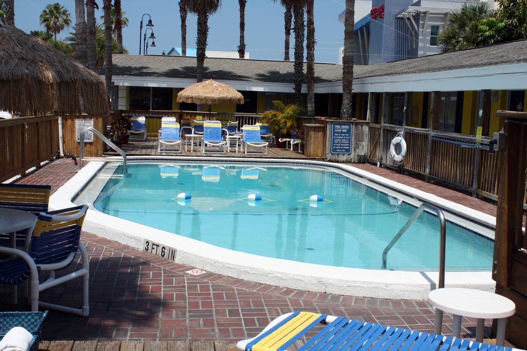 Barefoot Bay Resort Motel Клиъруотър Бийч Екстериор снимка