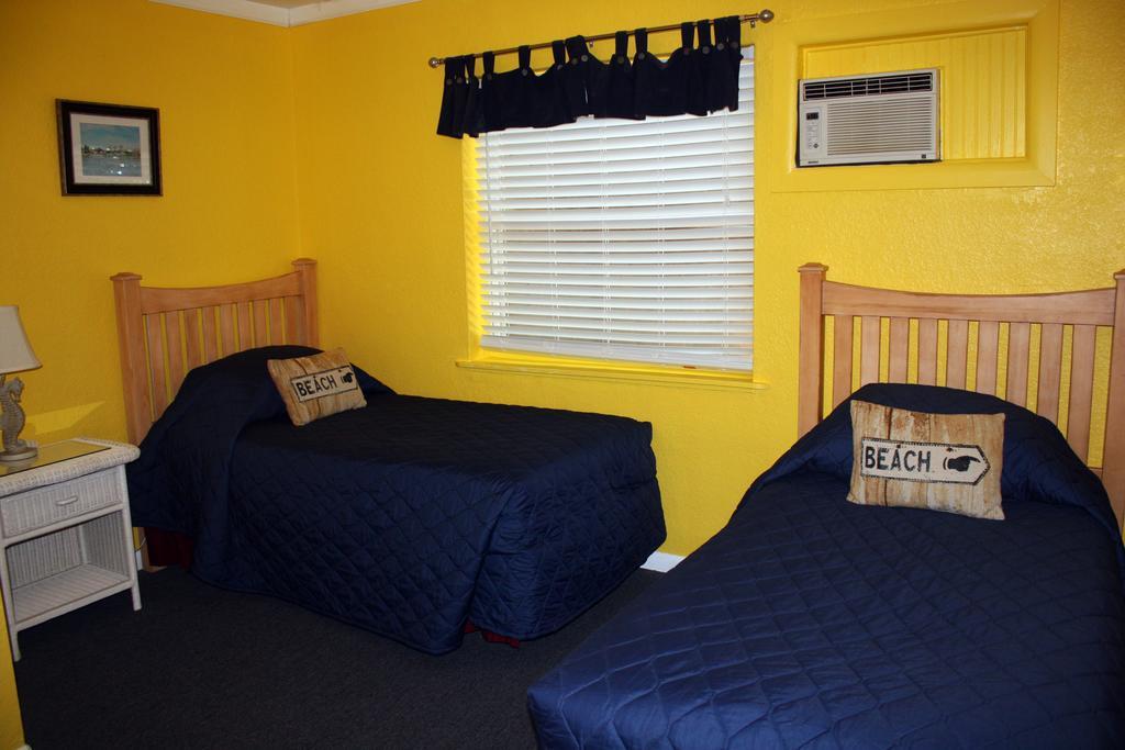 Barefoot Bay Resort Motel Клиъруотър Бийч Екстериор снимка