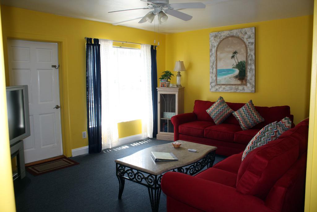 Barefoot Bay Resort Motel Клиъруотър Бийч Екстериор снимка
