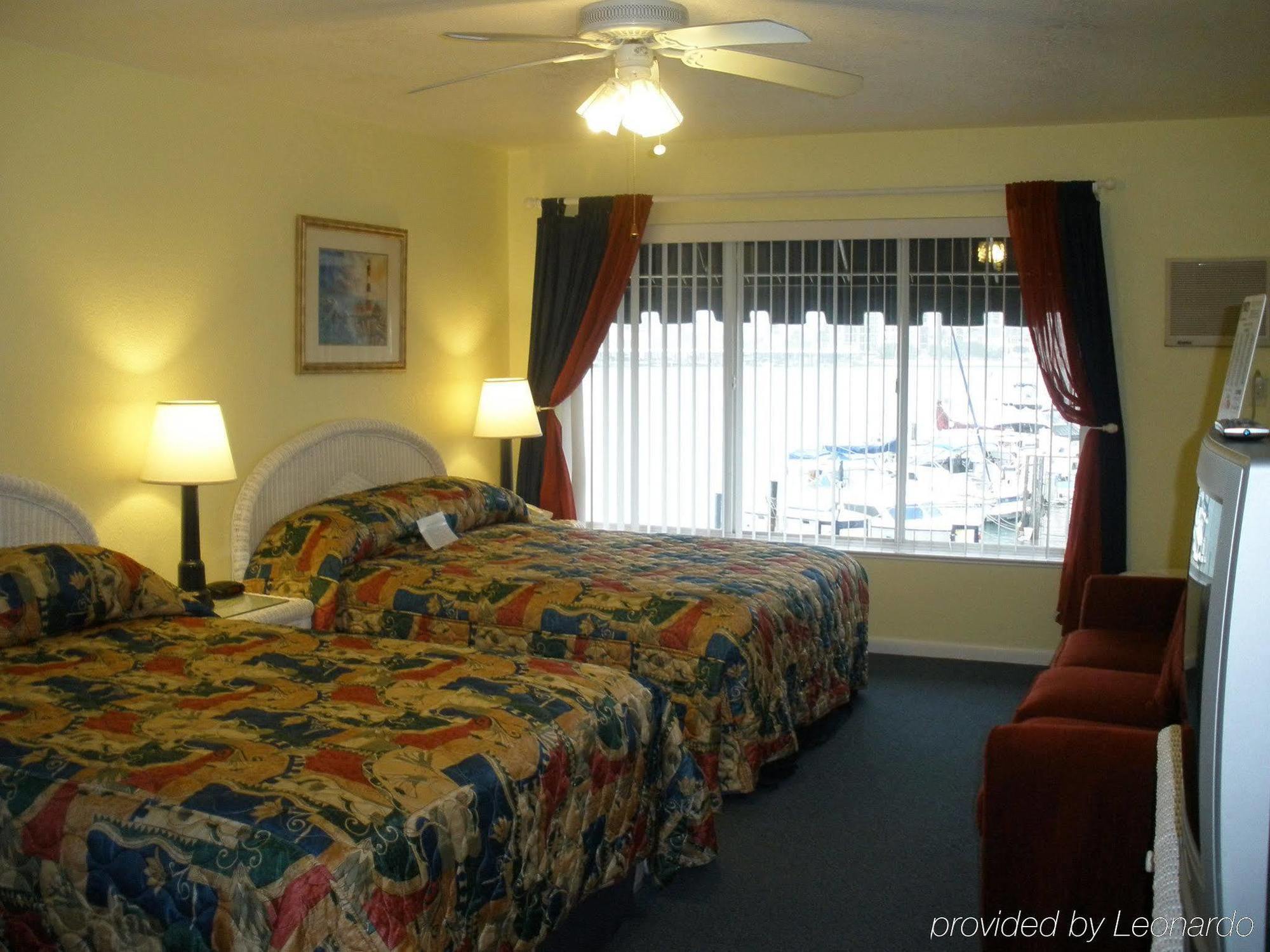 Barefoot Bay Resort Motel Клиъруотър Бийч Стая снимка